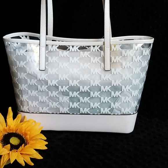 Michael Kors Handbags - 🌻 Michael kors